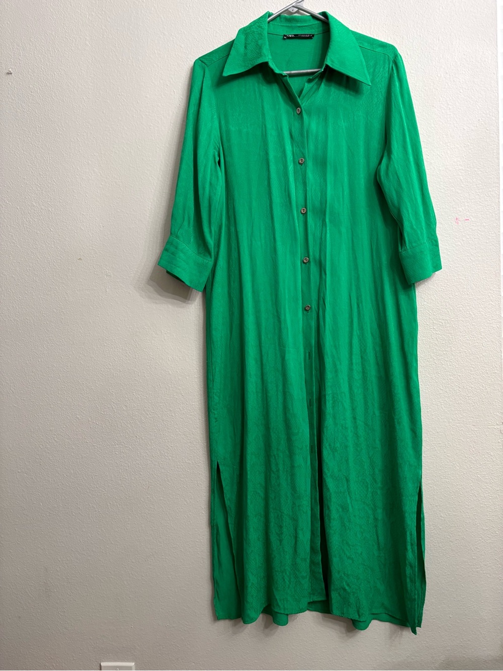Zara Green Jacquard Belted Button-up
Midi Shirt Dress.